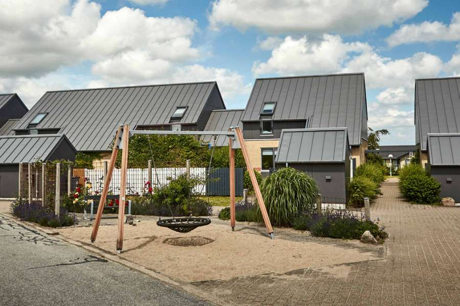 90’er byggeri opdateret til moderne look og holdbar kvalitet, Danagården, 9230 Svenstrup